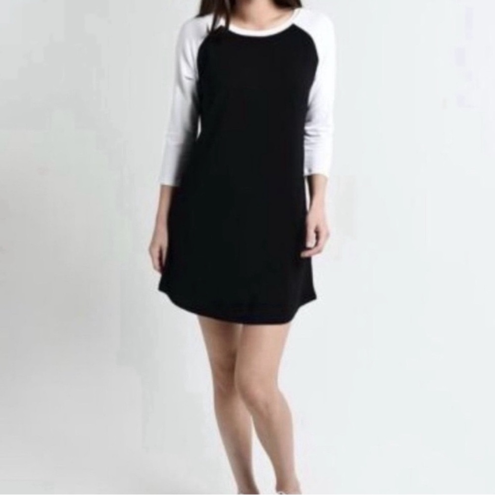 BB Dakota Black and White Raglan Mini Dress M🖤🤍❤️
